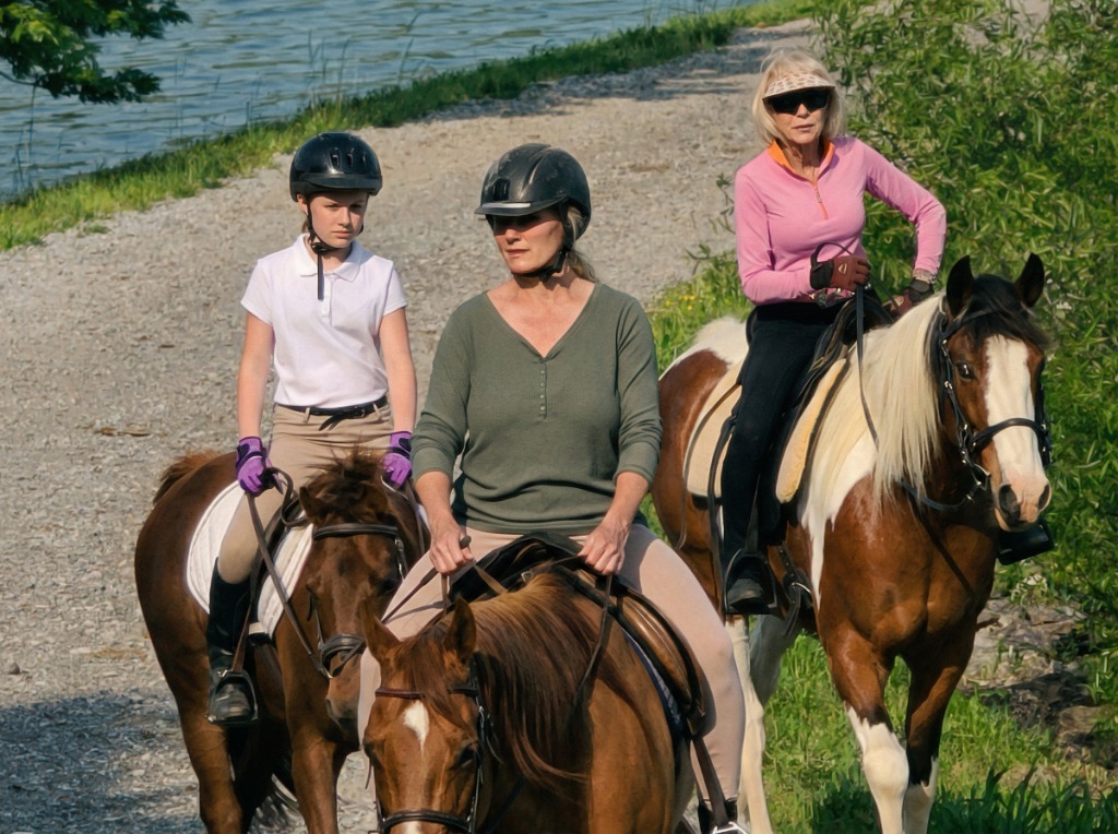 Queenslake Equestrian Trail Rides by the Lake