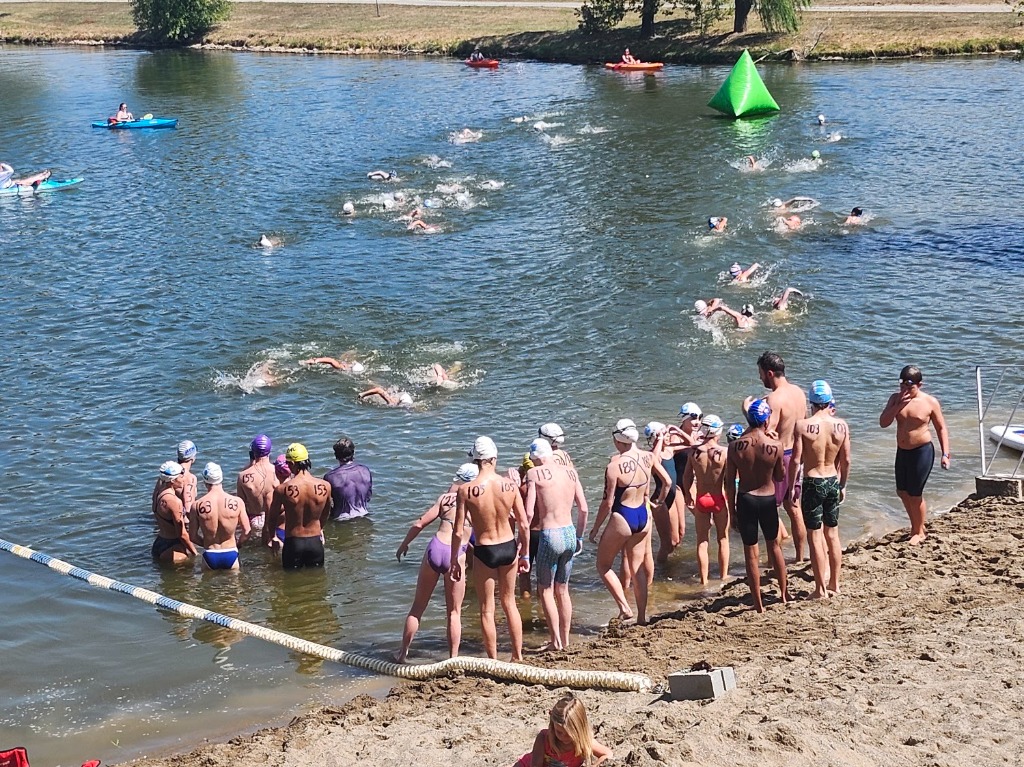 Open-Water Swimming and Triathlons at Queenslake