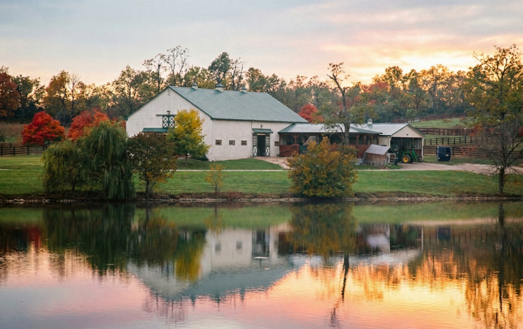 Queenslake Historic Tobacco Barn by the Lake
