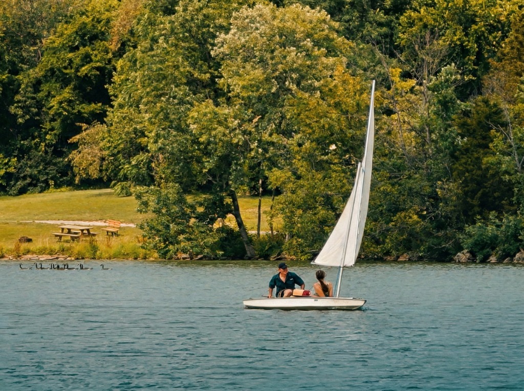 Sailboat on Queenslake