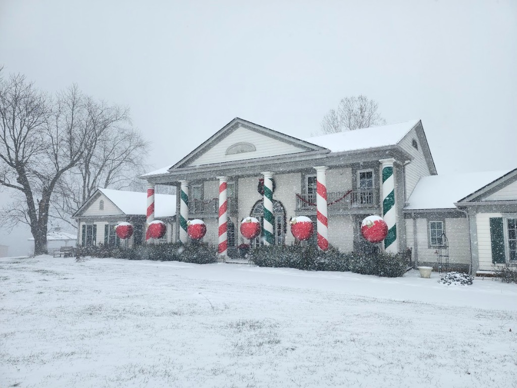 Winter Snow and Holiday Mansion Set at Queenslake